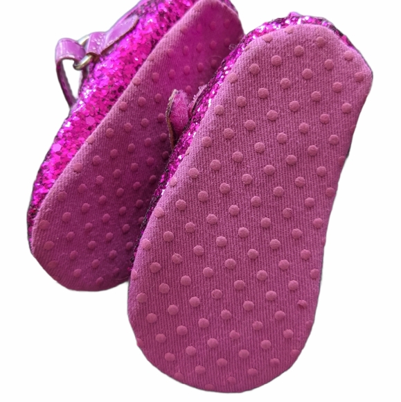 Fuchsia pink sparkly bow velcro soft sole shoes - Picture 2 of 3